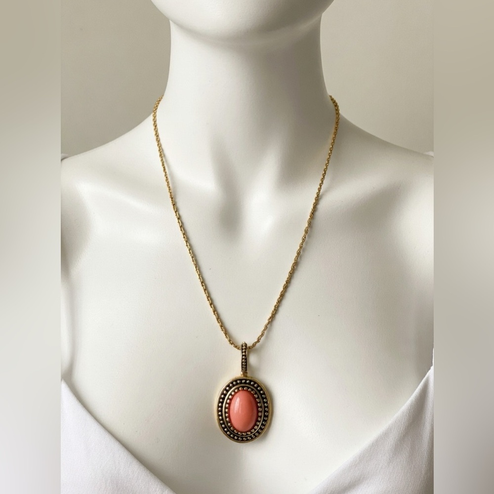Joan Rivers Signed Gold Tone Faux Coral Boho Mother Necklace Pendant Festival